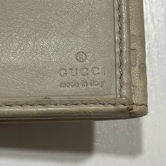 Gucci Beige Embossed Wallet - Picture 7 of 12